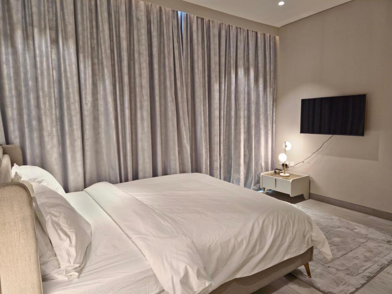 Dubai Marina Walk Gem Modern Apartments With Pool & Gym Access, Steps To Beach & Metro Managed By Sunnyhomes Ngoại thất bức ảnh